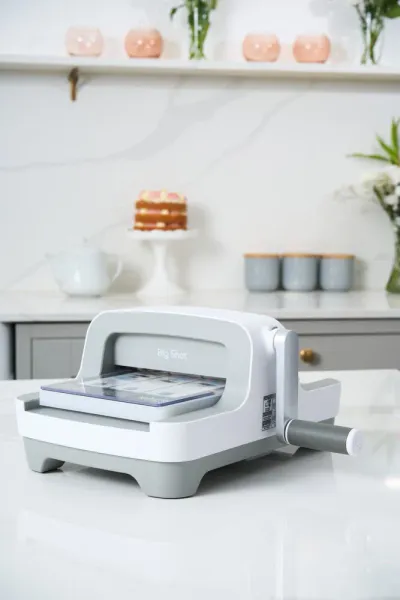 Sizzix - 667085 - Big Shot Machine - White & Gray  *New design*